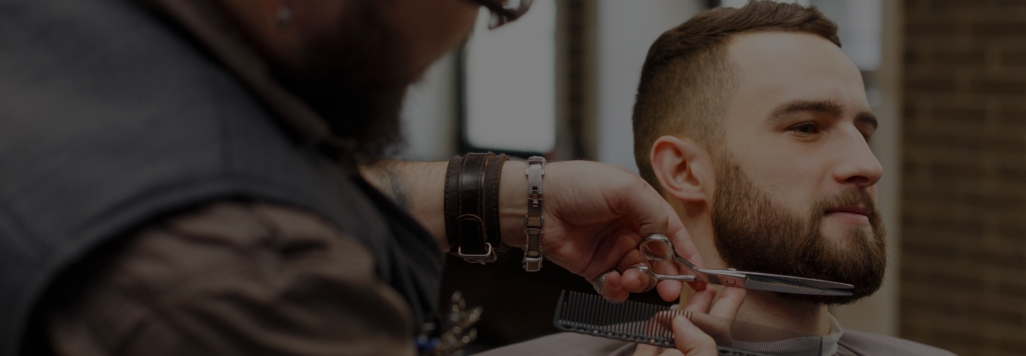 Barba, cabelo e bigode na palma da mão