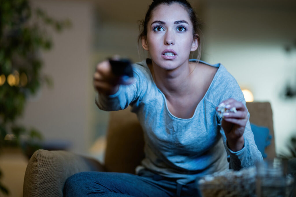 TV ou rede social: qual é melhor para capturar a atenção na mídia?