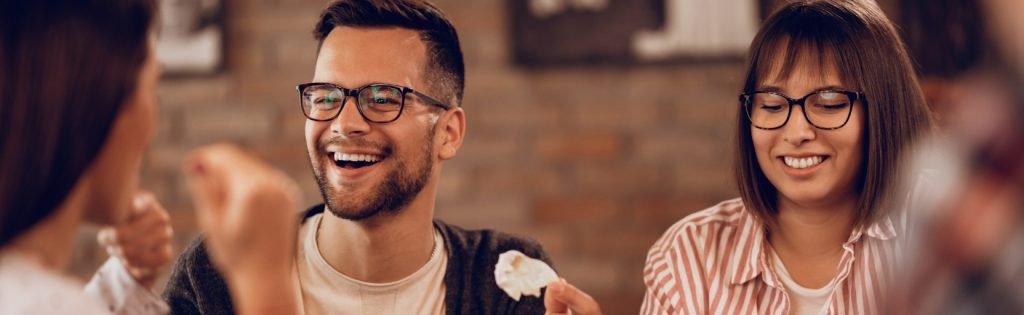 Como o marketing de bares pode usar narrativas para vender mais